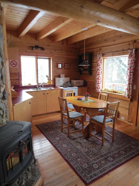 Blaeberry Mountain Lodge Голден Номер фото