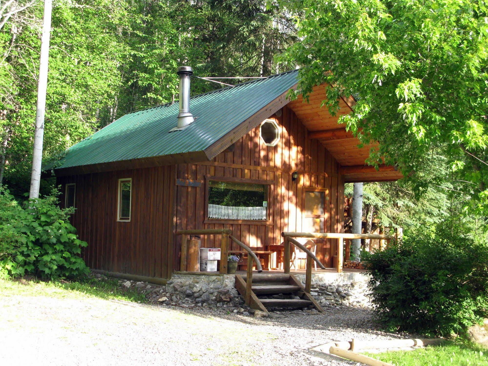 Blaeberry Mountain Lodge Голден Екстер'єр фото